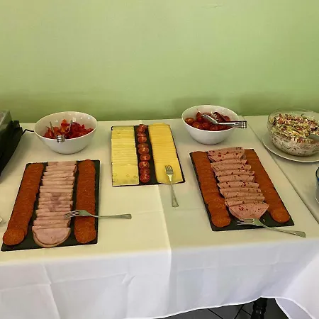 Mathias Haz Bed & Breakfast Magyarhertelend