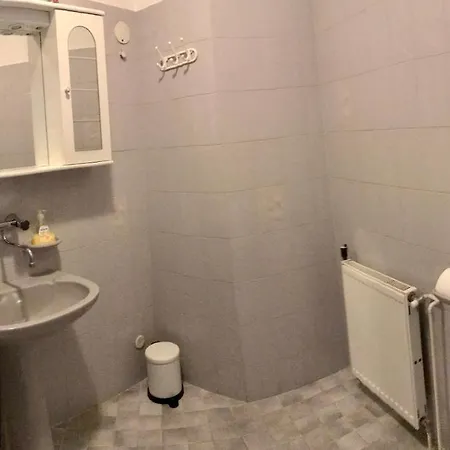 Mathias Haz Bed & Breakfast Magyarhertelend